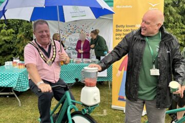 Mayor of Reigate and Banstead on smoothie bike